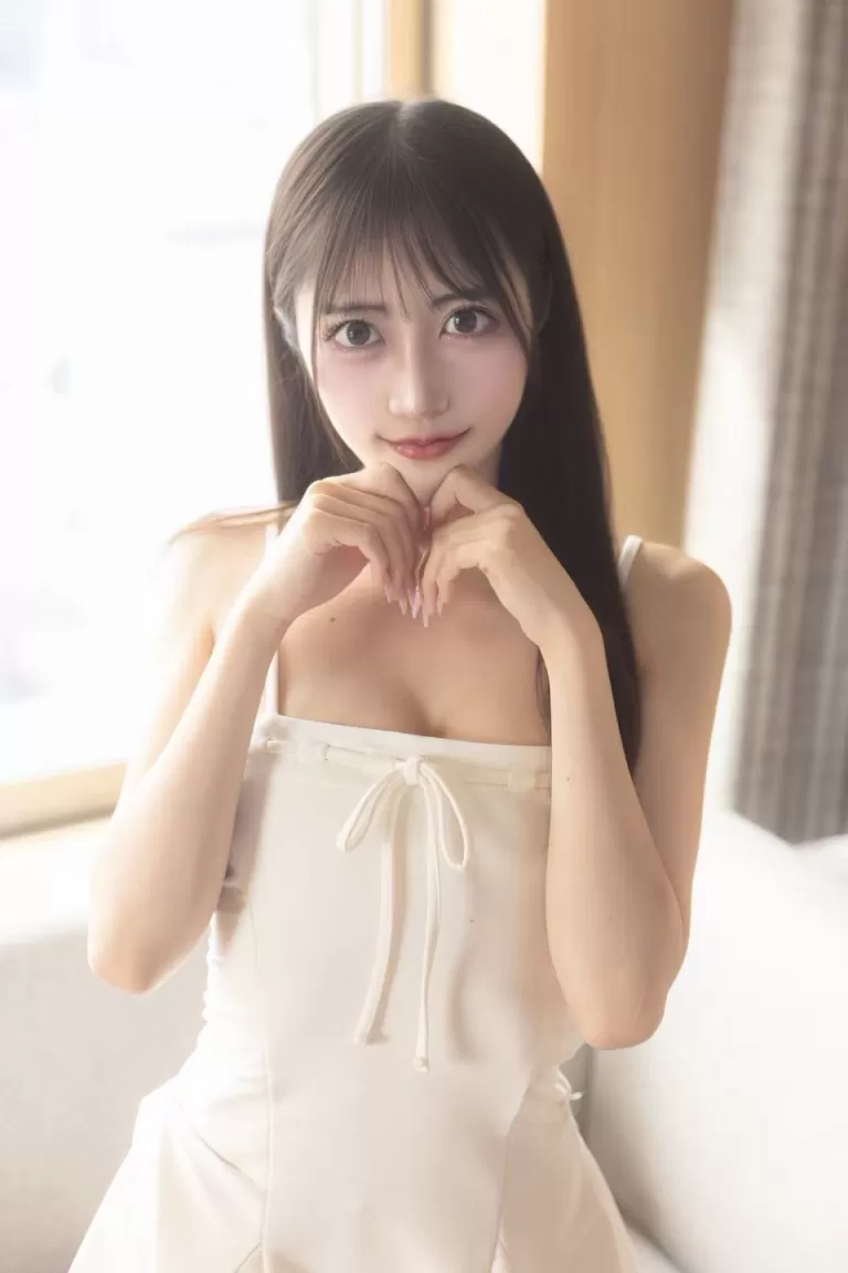 长相甜美的广告设计师《安娜》会英语 身材性感~